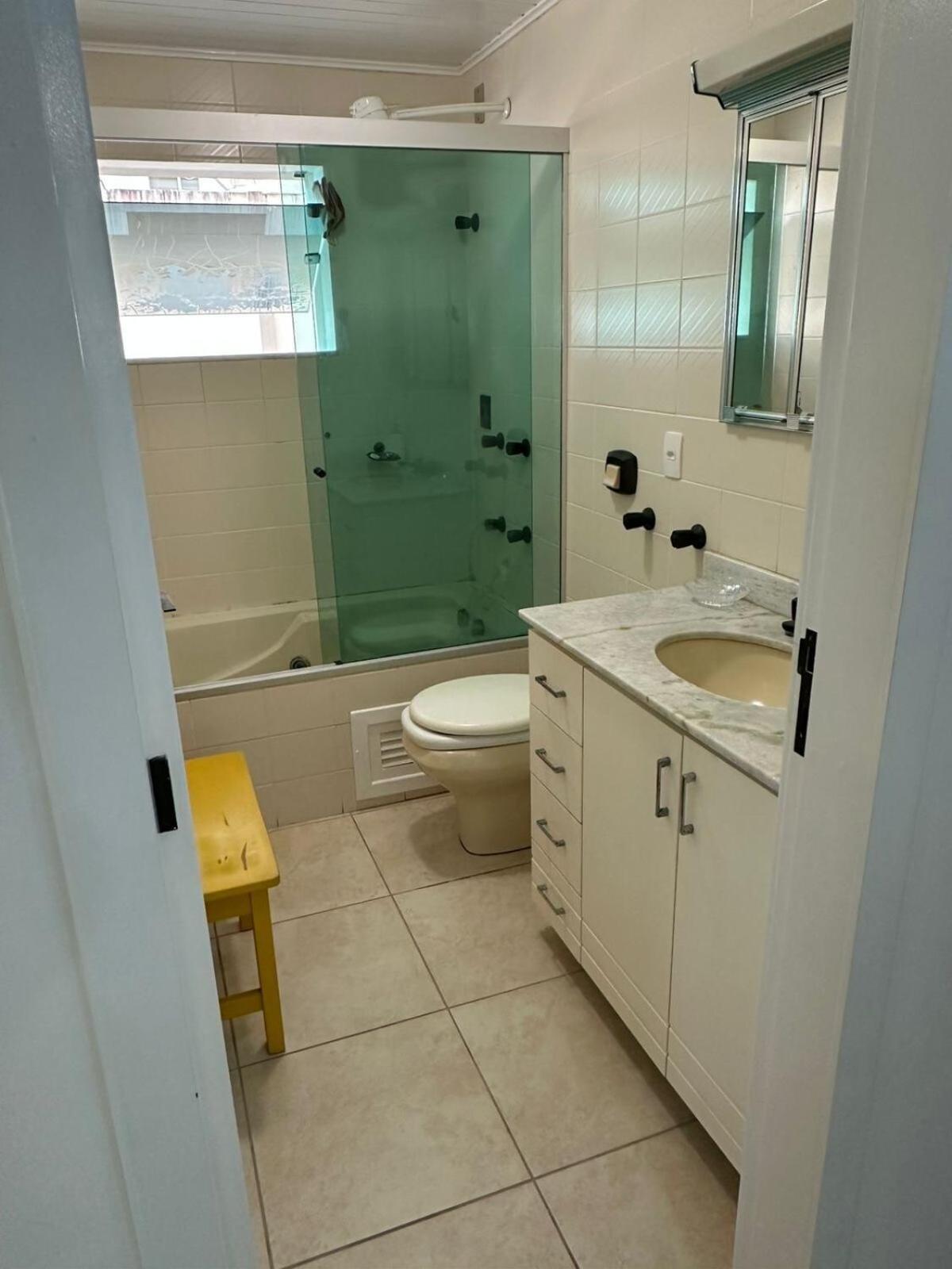 Apto Grande A Poucos Passos Do Mar Apartamento *