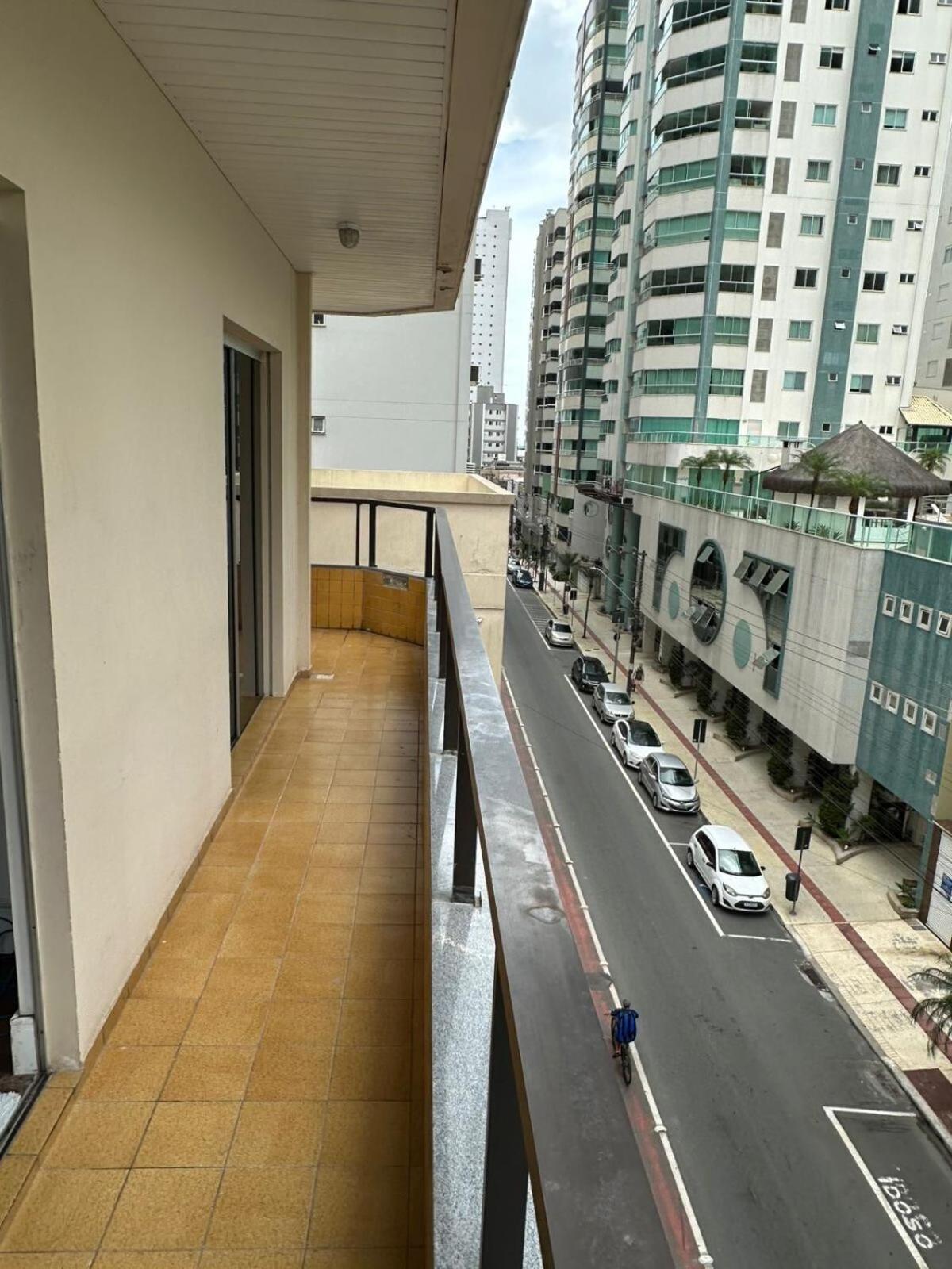 Apartamento Apto Grande A Poucos Passos Do Mar