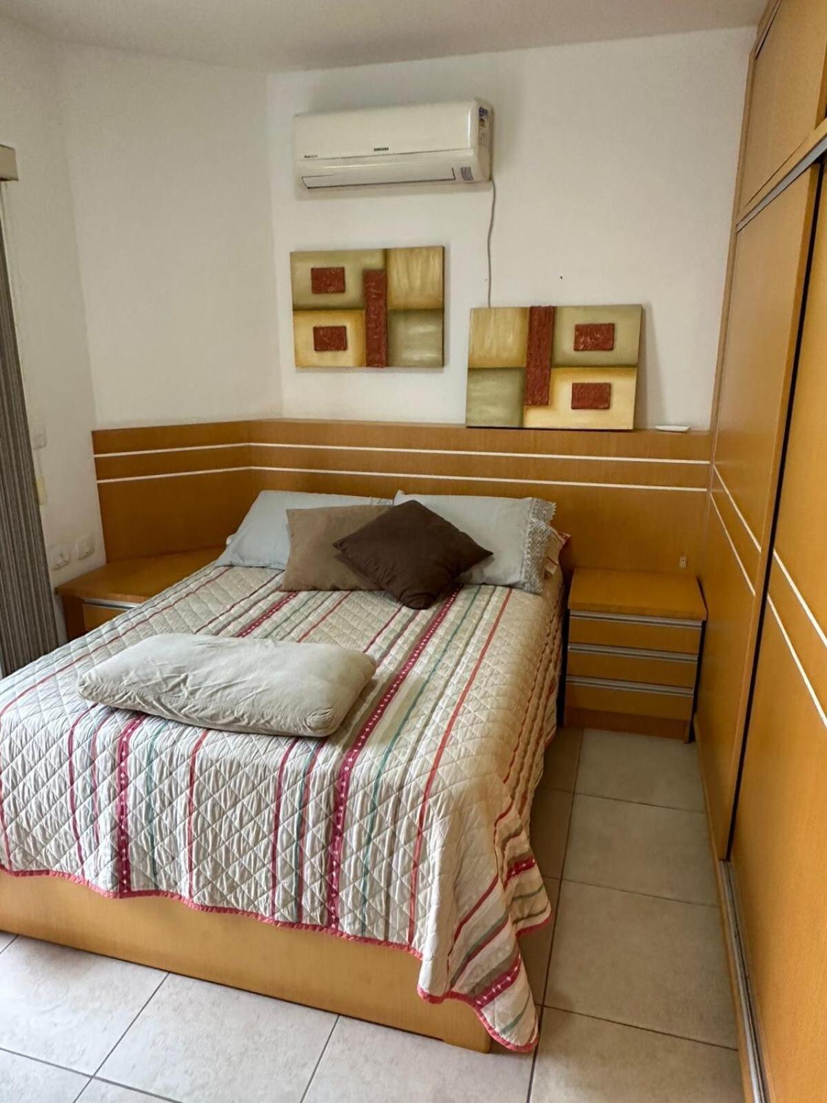 Apto Grande A Poucos Passos Do Mar Apartamento *