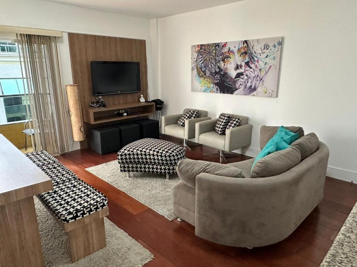 Apto Grande A Poucos Passos Do Mar Apartamento